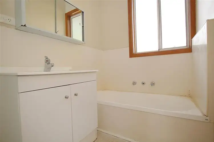 Fourth view of Homely house listing, 2 Price Place, Warrnambool VIC 3280