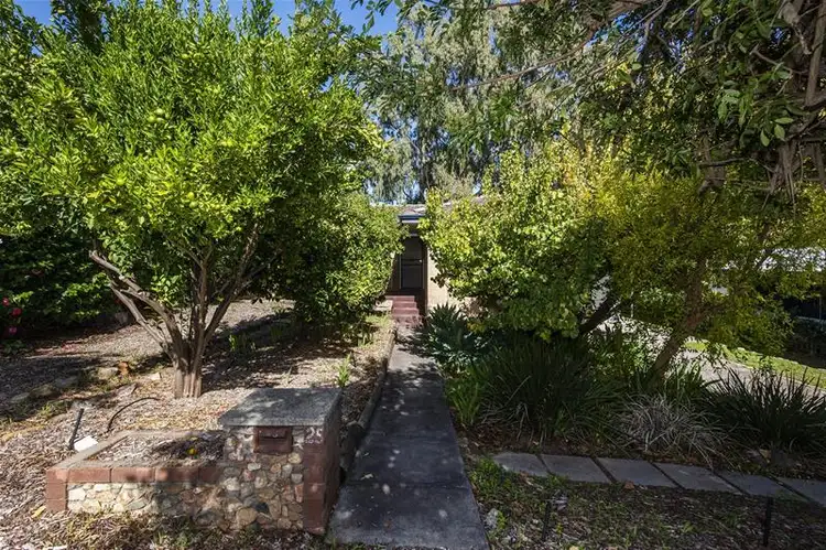 25 Edmund Terrace, Kelmscott WA 6111