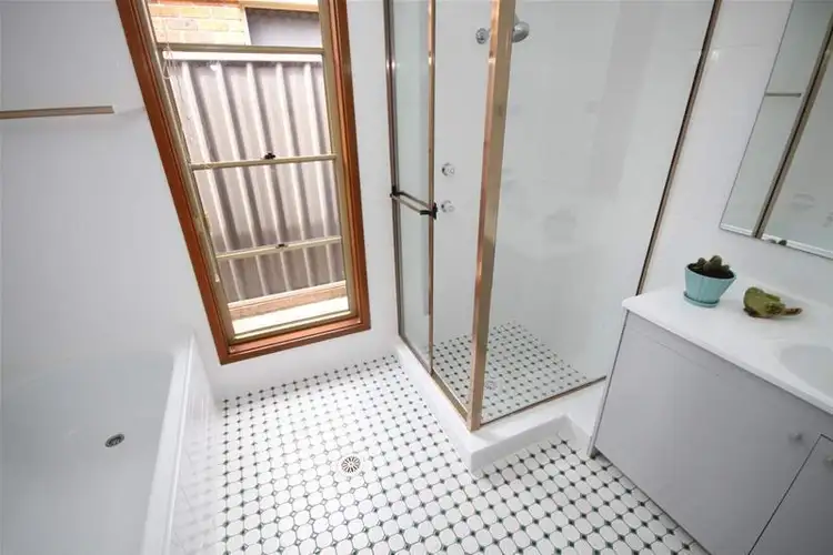 Fifth view of Homely house listing, 11 Lorikeet Crescent, Green Valley NSW 2168