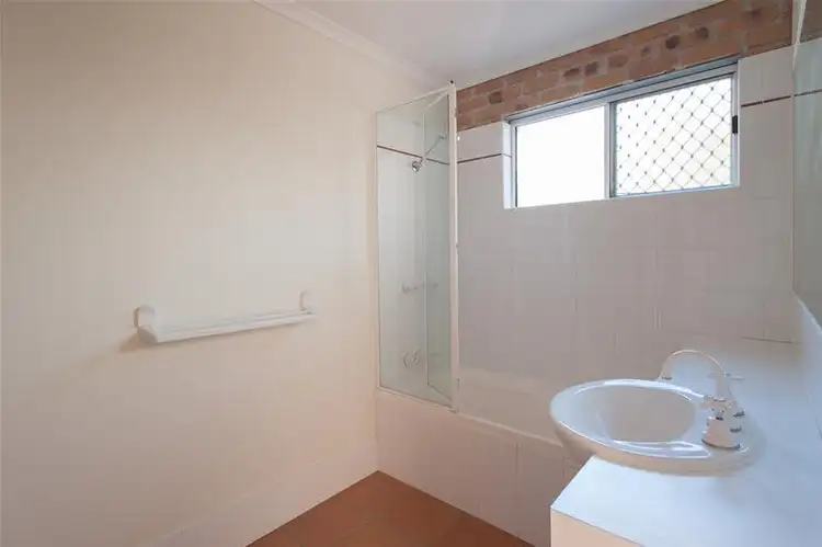 Fifth view of Homely unit listing, 2/15 Alice Street, Alexandra Headland QLD 4572