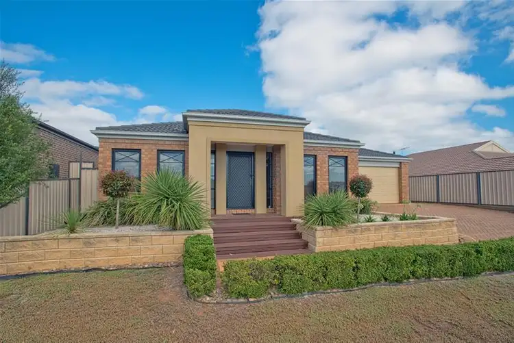 48 Grantleigh Drive, Bacchus Marsh VIC 3340