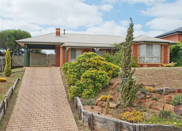 122 Underbank Boulevard, Bacchus Marsh VIC 3340