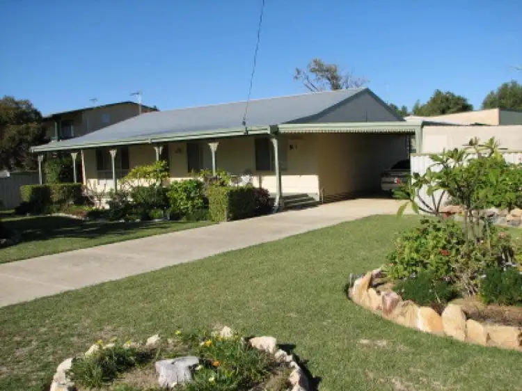 4 PASSMORE Close, Jurien Bay WA 6516