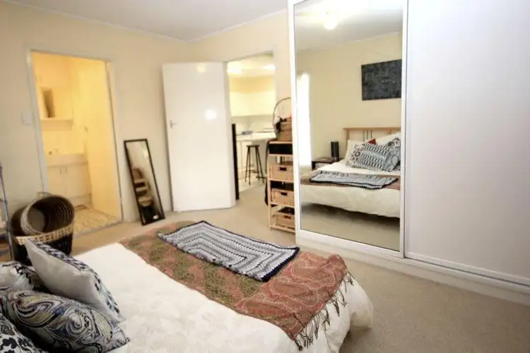 Fifth view of Homely unit listing, 1/27 York Street, Coorparoo QLD 4151