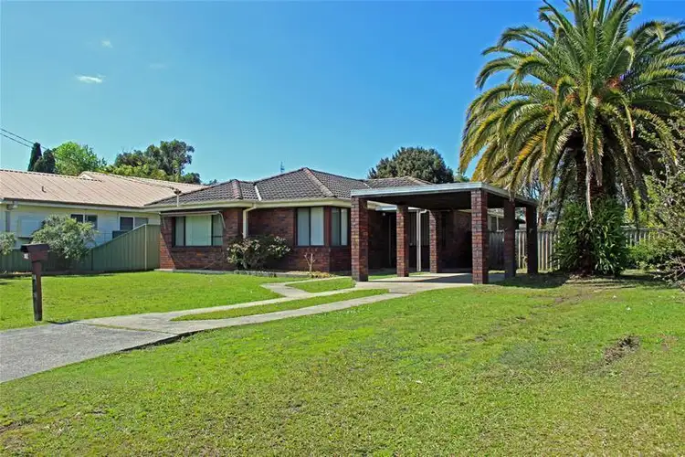11 Nichols Avenue, Gorokan NSW 2263