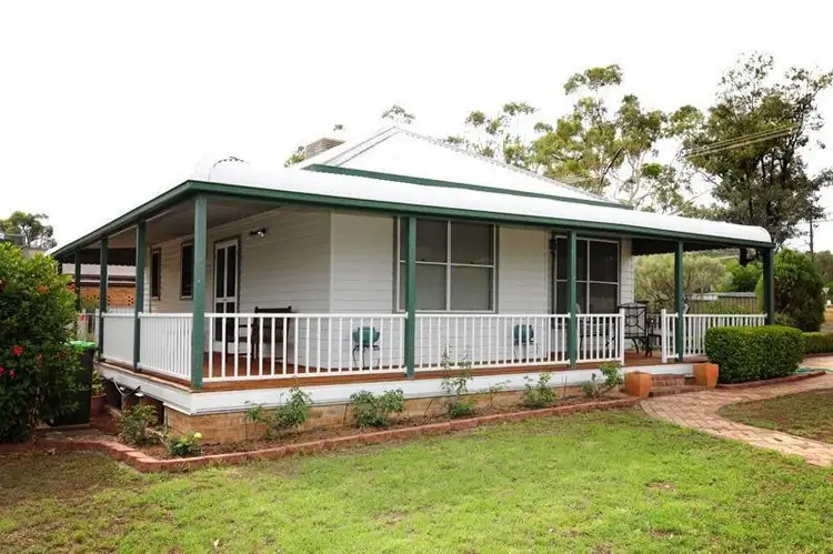 8 Lawson Av, Gunnedah NSW 2380
