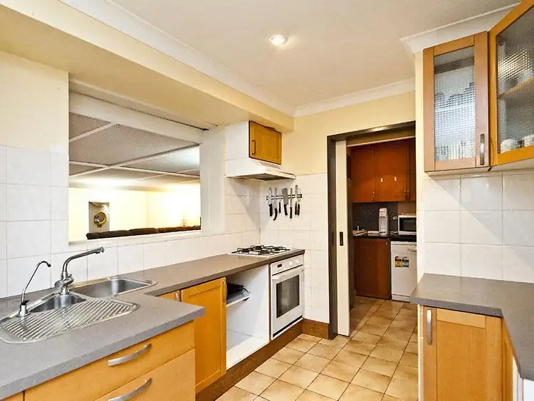 Second view of Homely house listing, 6 Heron Court, Camillo WA 6111