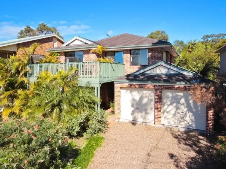 5 Bambury Avenue, Summerland Point NSW 2259