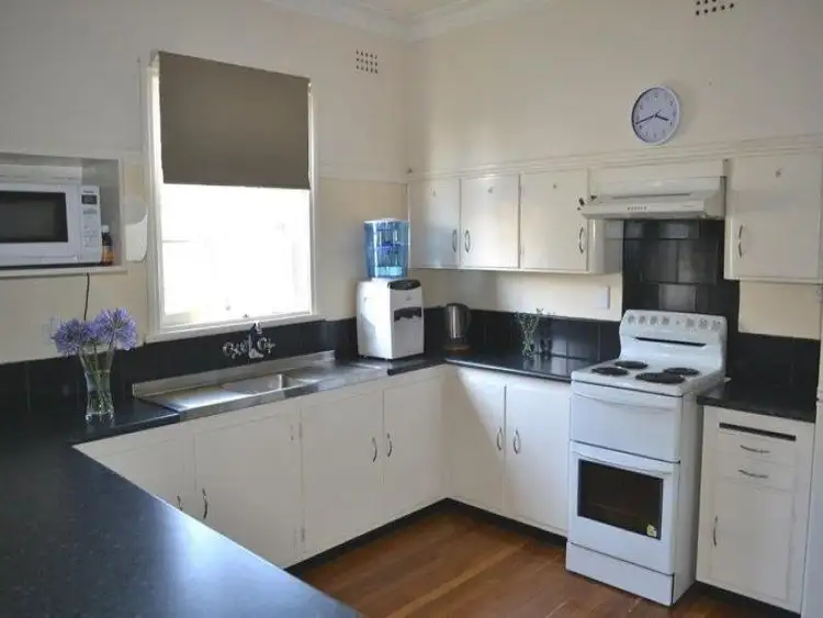 8 Weaver Street, Lismore NSW 2480