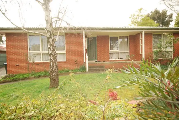 35 Cheviot Avenue, Berwick VIC 3806