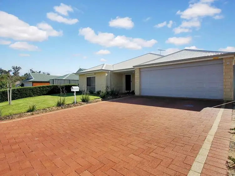 Second view of Homely house listing, 2 Chard Grove, Leda WA 6170