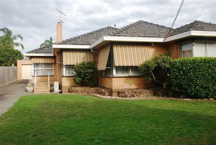 8 Le Gallienne Crescent, Mulgrave VIC 3170