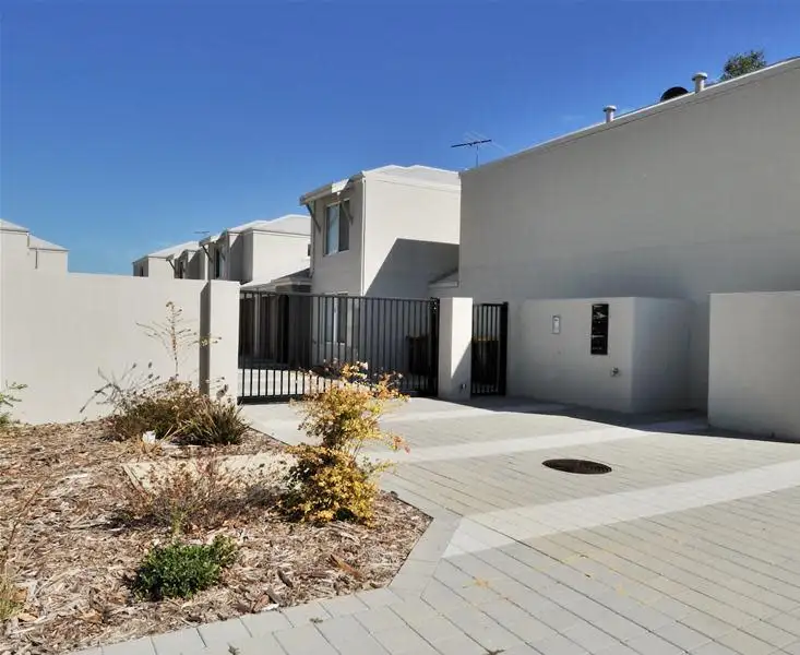 4/12 Charles East Street, Midland WA 6056