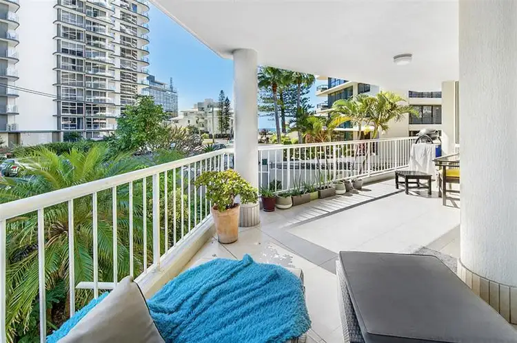 'THE DECKS' 6 Breaker Street, Main Beach QLD 4217