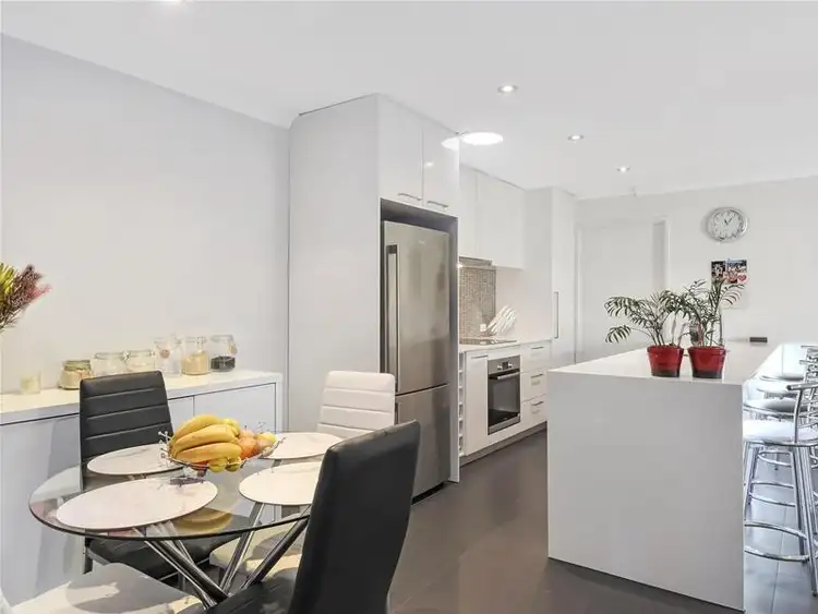 2/2 Summerwine Street, Burleigh Waters QLD 4220