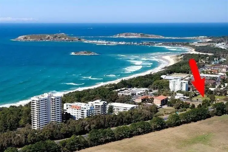Third view of Homely townhouse listing, 2/122 Park Beach Road, Coffs Harbour NSW 2450
