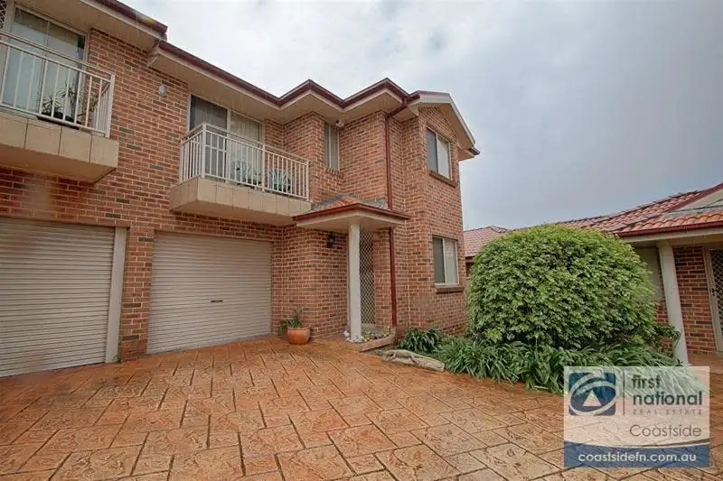 Main view of Homely house listing, 2/32 Seymour Drive, Flinders NSW 2529