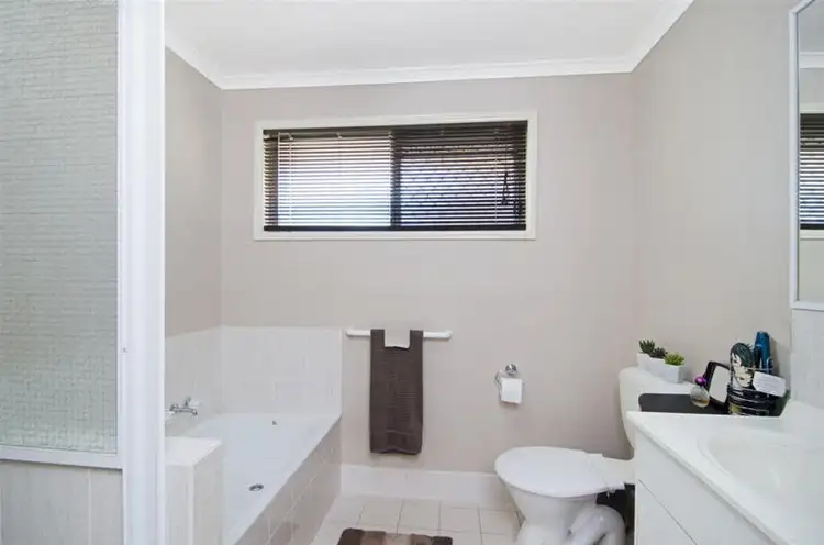 Sixth view of Homely house listing, 4 Bryony Place, Elanora QLD 4221