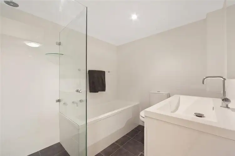 Fifth view of Homely unit listing, 4/84-88 Pacific Parade, Dee Why NSW 2099