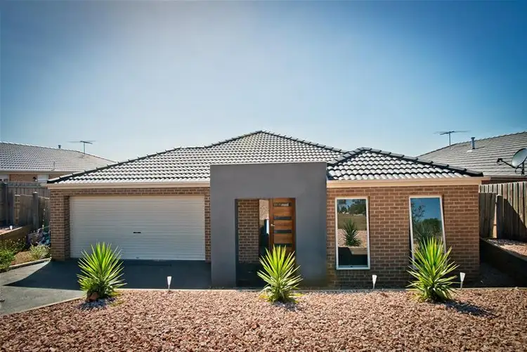 25 Dewar Crescent, Bacchus Marsh VIC 3340
