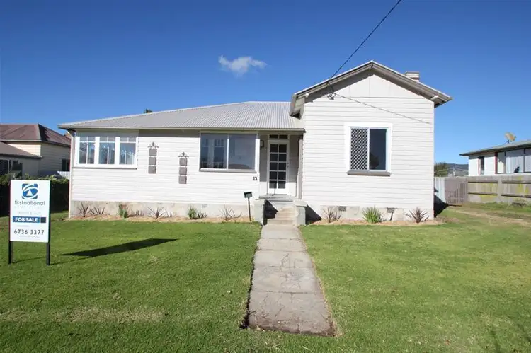 13 Molesworth Street, Tenterfield NSW 2372