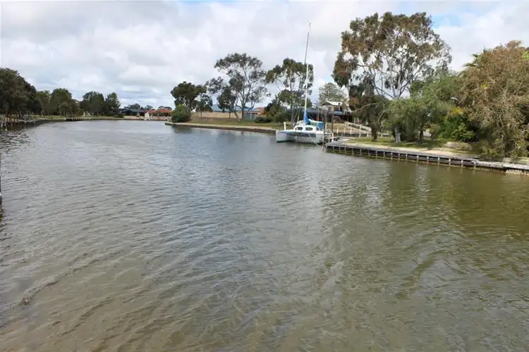 19 Allambi Way, South Yunderup WA 6208