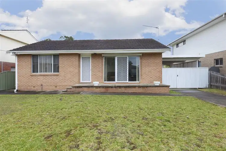 12 Throsby Street, Shoalhaven Heads NSW 2535
