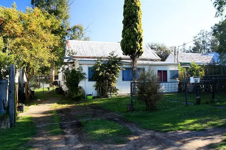 64 Kent Street, Greta NSW 2334