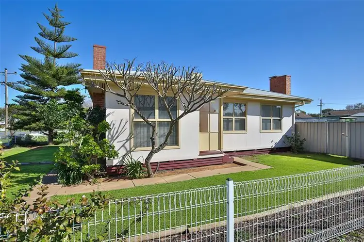 10 Westcliffs Avenue, Red Cliffs VIC 3496