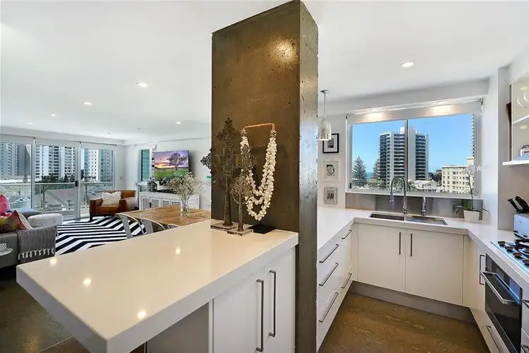 'The Crest' 15 Breaker Street, Main Beach QLD 4217