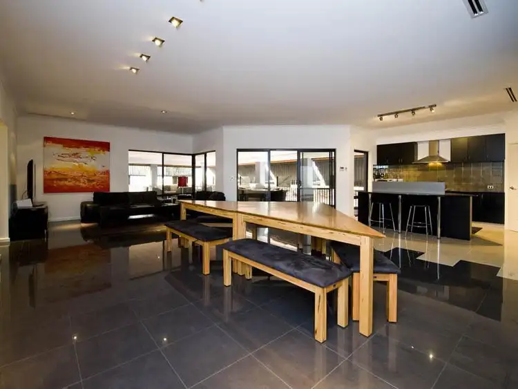 25 Salicina Gardens, Roleystone WA 6111