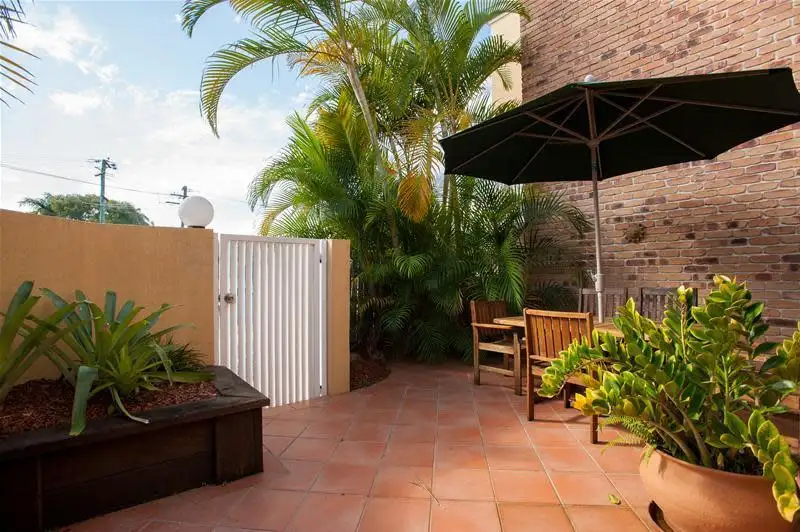 Main view of Homely unit listing, 2/15 Alice Street, Alexandra Headland QLD 4572