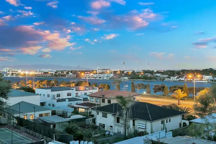 124 Seaview Road, Tennyson SA 5022