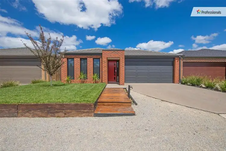 7 Nantha Way, Brookfield VIC 3338