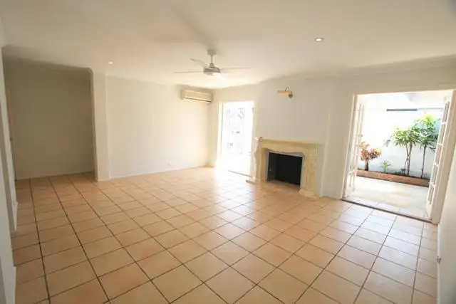 Fourth view of Homely semi-detached listing, 2/1a Barranbali Street, Chevron Island QLD 4217