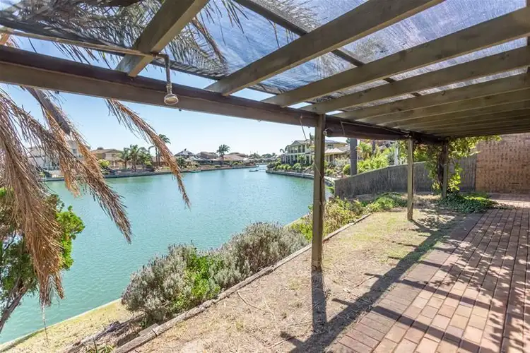 32 McDonald Grove, West Lakes SA 5021