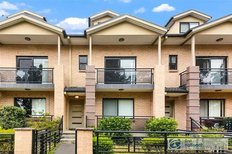 Main view of Homely townhouse listing, 4/509-511 Wentworth Avenue, Toongabbie NSW 2146
