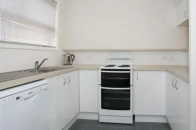 Second view of Homely unit listing, 25/3 Kerrie Close, Telarah NSW 2320