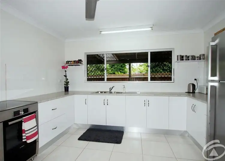 2/106 Greenslopes Street, Edge Hill QLD 4870