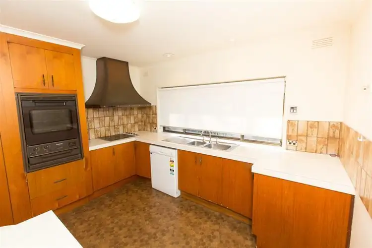 Sixth view of Homely house listing, 4 Walnut Court, Mildura VIC 3500