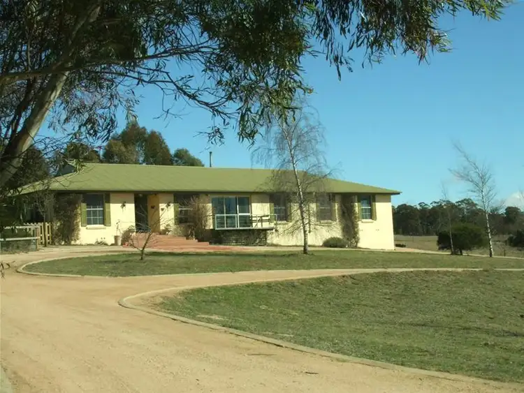 10 Titania Road, Oberon NSW 2787