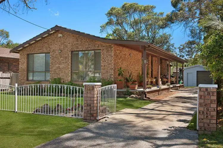 128 Lakedge Avenue, Berkeley Vale NSW 2261