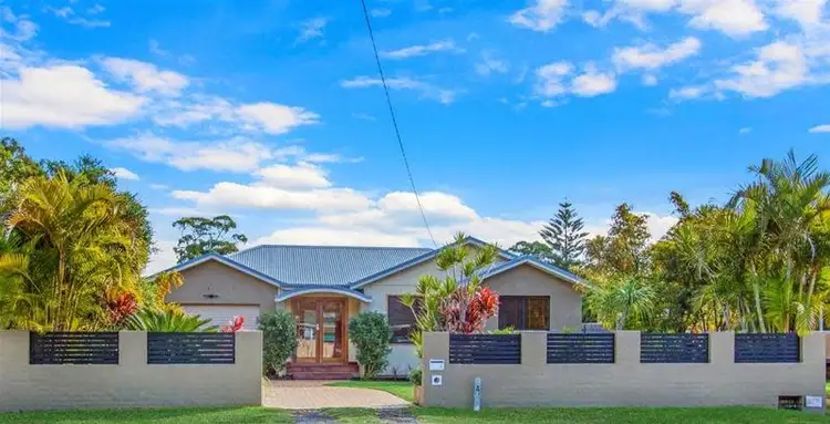 Second view of Homely house listing, 4 Lakedge Avenue, Berkeley Vale NSW 2261