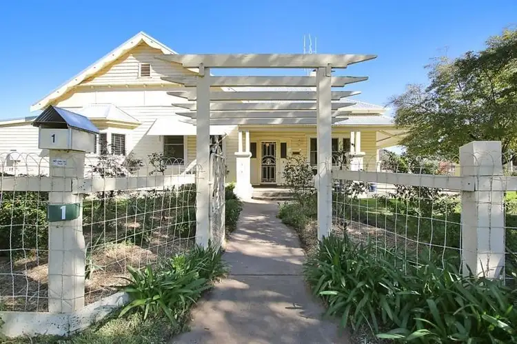 1 Morris Street, Tocumwal NSW 2714