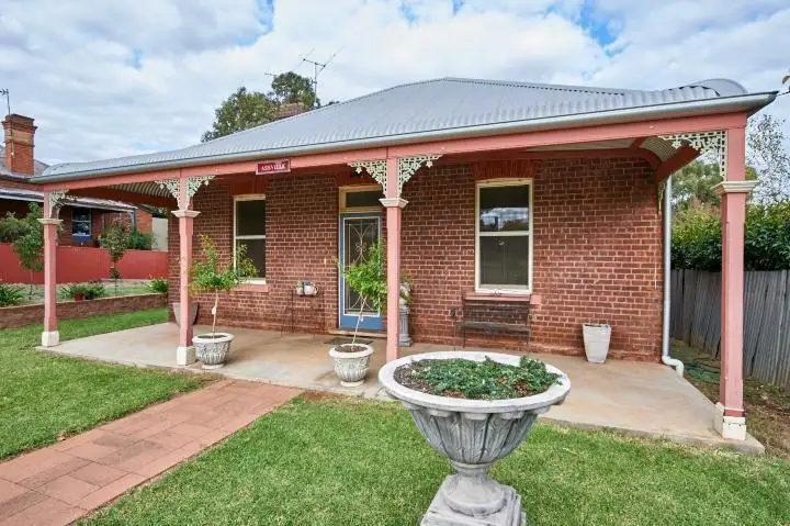 56 Cowabbie  Street, Coolamon NSW 2701