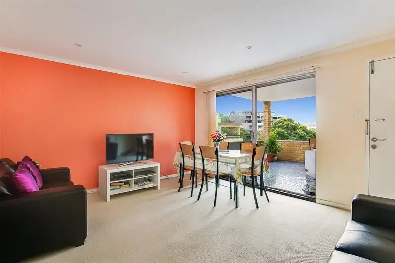 Main view of Homely unit listing, 5/51 Oaks Avenue, Dee Why NSW 2099