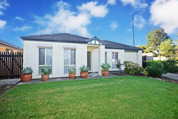 4 Mundulla Avenue, Woodcroft SA 5162