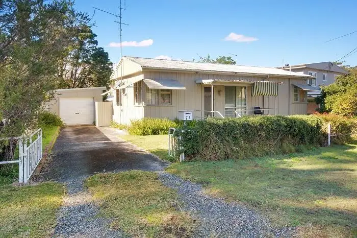 74 Winbin Crescent, Gwandalan NSW 2259