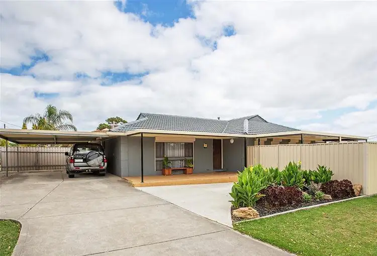 33 Stirling Drive, Morphett Vale SA 5162
