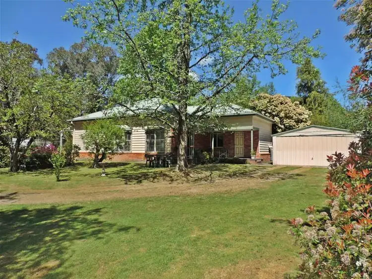8 Star Road, Bright VIC 3741